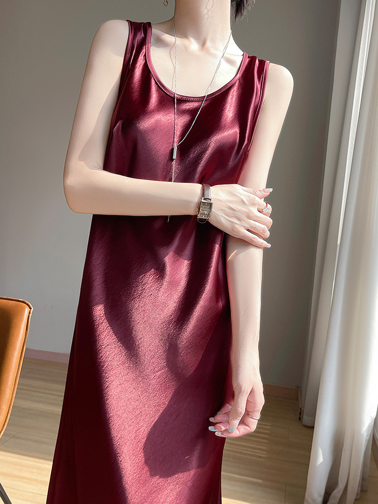 Gold-plated Satin Crewneck Vic Skirt Silk Sliding and Straight Light Luxury Elegant Base Sleeveless dress Women's Summer Long Dress