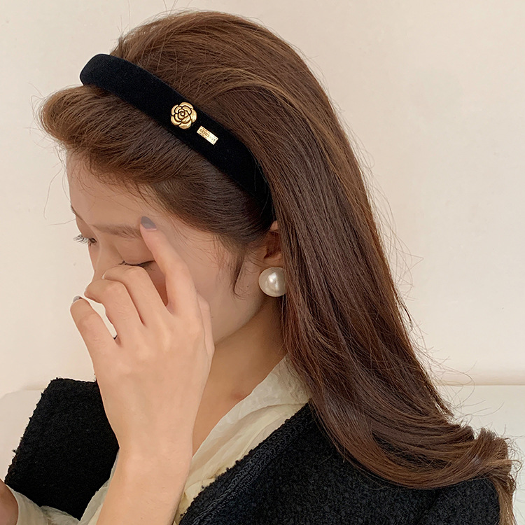 Retro French velvet black Camellia high Skull top headband women's autumn and winter high-grade temperament headdress headband headdress