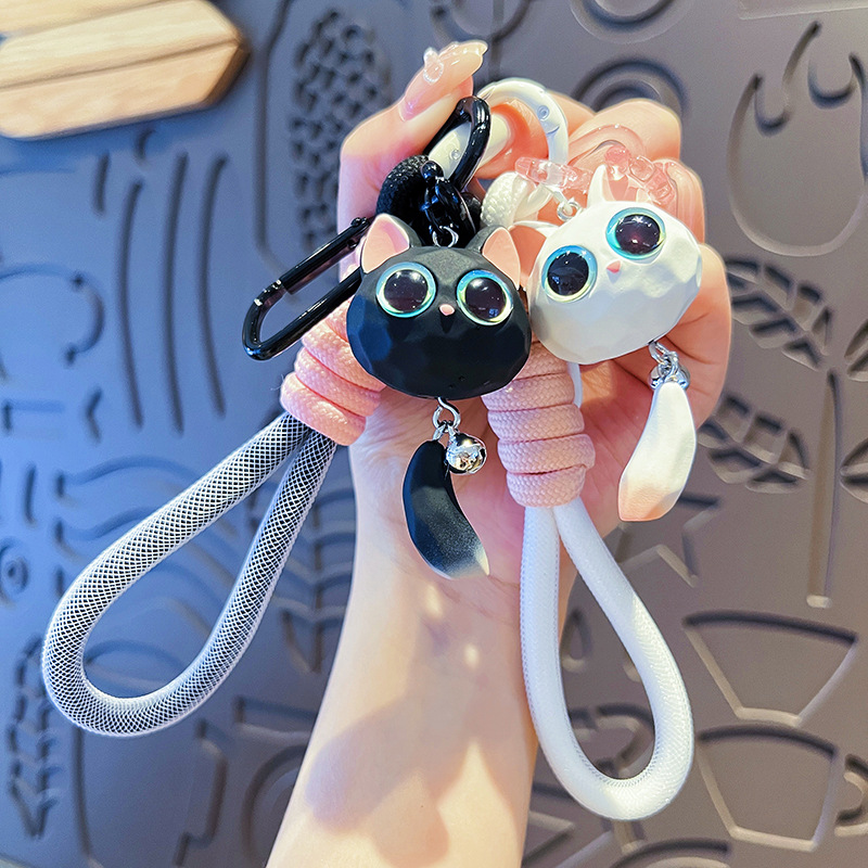 Original Wood Carving Wind Resin Cat Keychain Cute Cartoon Kitten Key Chain Couple Bag Pendant Small Gift