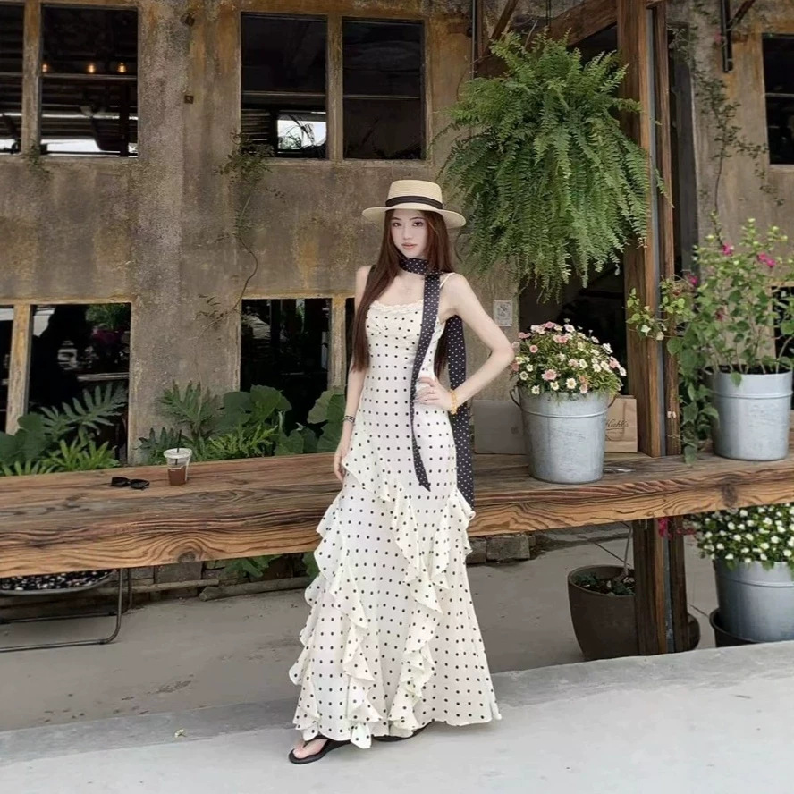 Resort-Style French Polka-Dot Suspender Dress for Women, Summer Ruffled Super-Fairy Dress, Slim-Fitting Waist-Cinching A-Line Long Dress
