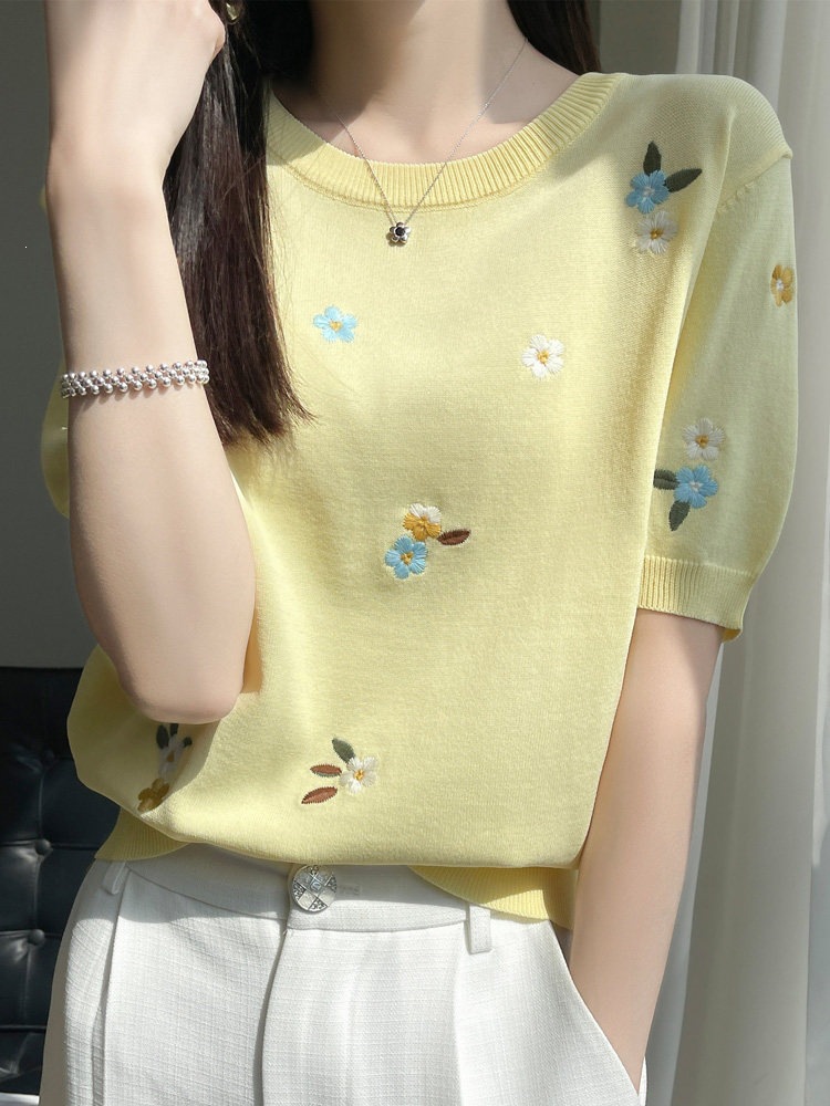 Fresh and Gentle Style~ Heavy Embroidery Floral Short-Sleeve T-Shirt for Women, Round Neck Ice Silk Knit T-Shirt, Half-Sleeve Base Shirt
