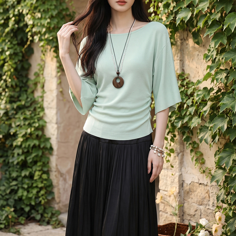 Feiyuan's Elegant Waist-Cinching Slimming Knit Top for Women, New Spring and Summer Style, Simple and Versatile Solid Color Half-Sleeve Top