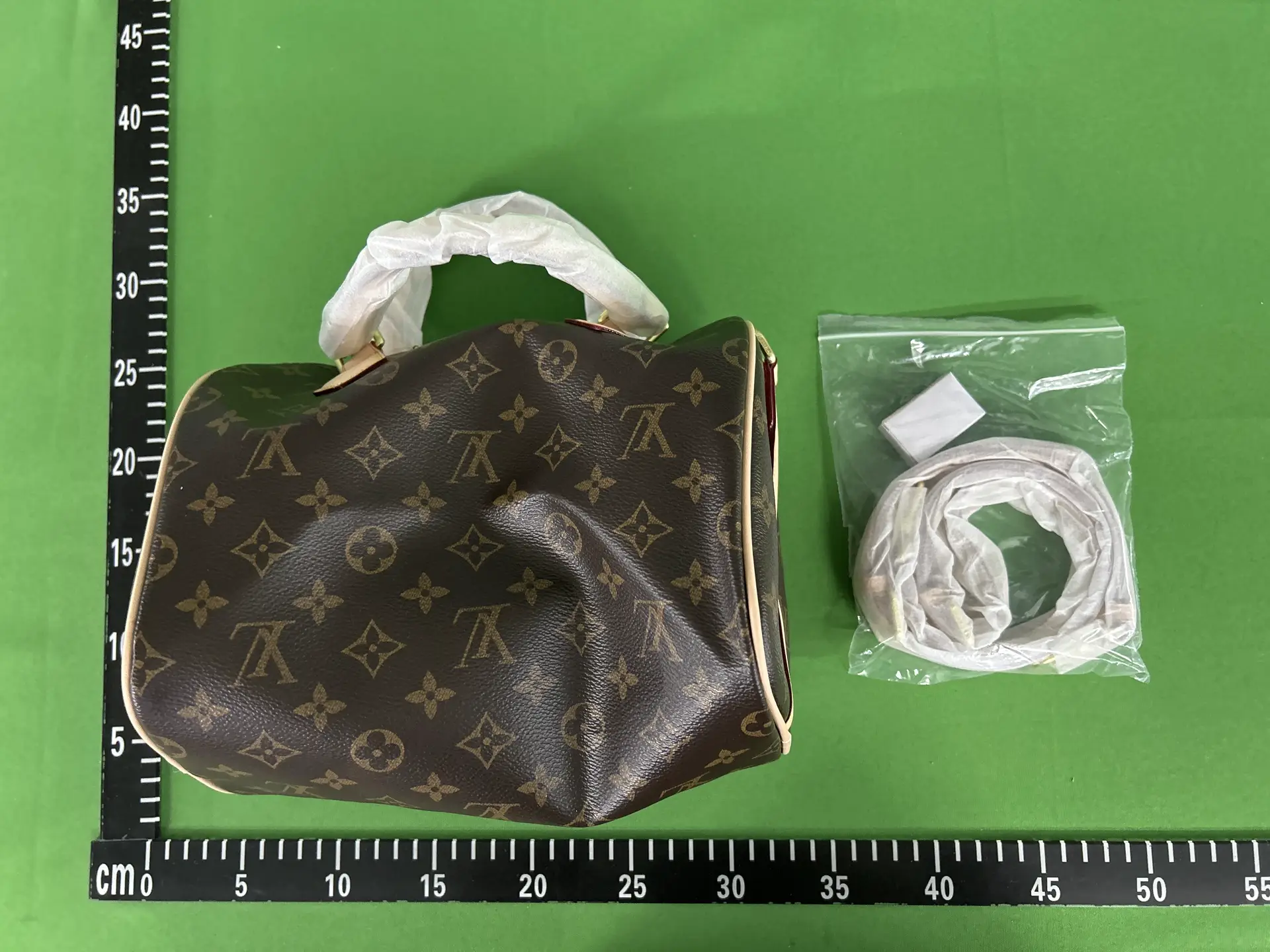 Louis Vuitton Speedy 30 Monogram Canvas