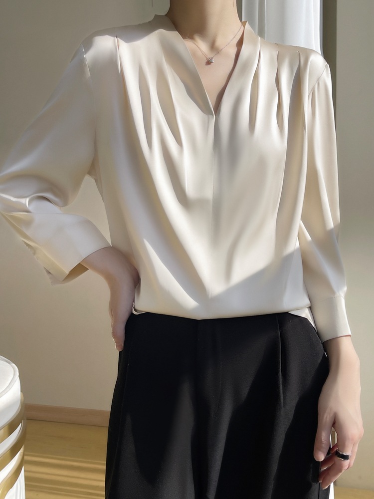 Women's Simulated Silk Satin V Neck Shirt 2025 Spring and Summer New Pleated Design Niche Shirt Nine-Quarter Sleeves