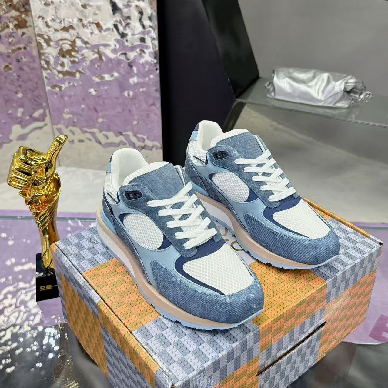 2026 New Color Men's Shoes, Low-Top Breathable Lightweight Running Shoes, Fashionable Retro Color-Blocking Casual Sports Shoes, Comfortable and Breathable foto QC de 1688 en Qualit.ly