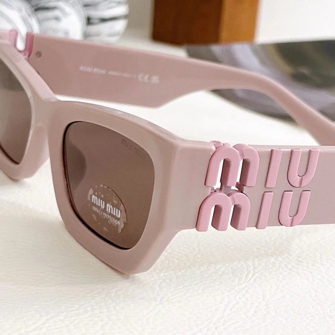 Mi*m*u glasses