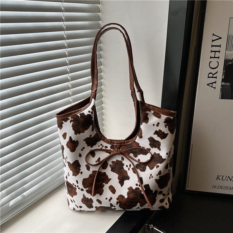 High-Appearance-Value Bags 2025 New Stylish Cow Print Fashion Retro Tote Large Capacity Versatile Commuter Shoulder Bag