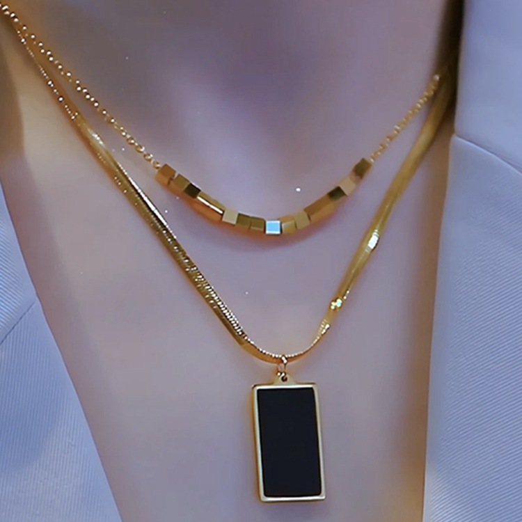 Double-Layered Square Pendant Clavicle Necklace 2026 New Style Versatile Titanium Steel Jewelry Non-Fading Necklace Women's Accessories