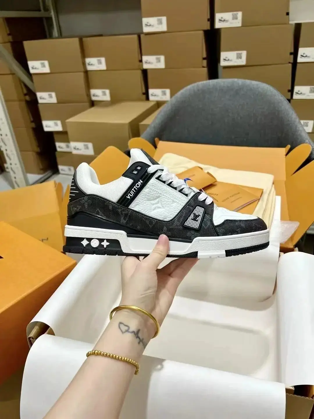 Louis Vuitton Low Top Sneakers