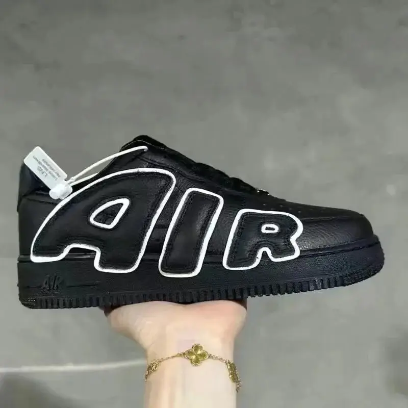NIK AR 运动鞋