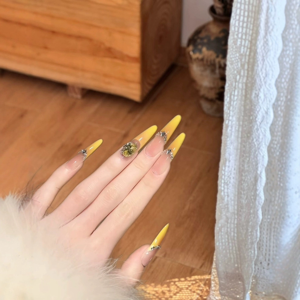 [Amber Milk Coffee] New Pure Handmade Wearable Nails Gradient French Spring and Summer High-End Whitening Pure Handmade Manicure