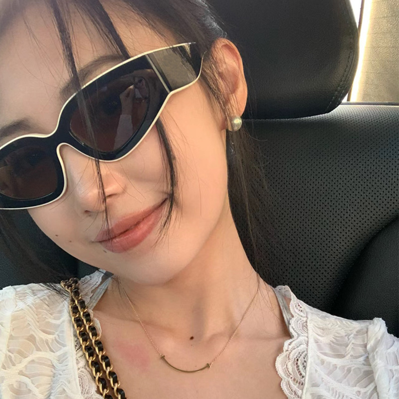 2025 New Cross-border Retro Cat's Eye Black and White Colorblock Sunglasses Women's Anti-UV Square Face Slimming Sunglasses