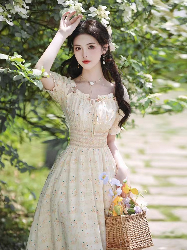 French-Style Floral High-Waisted Ruched Dress with a Sweet and Elegant Waist-Cinching Design, First-Love Floral Fresh and Fairy-Like Long Dress