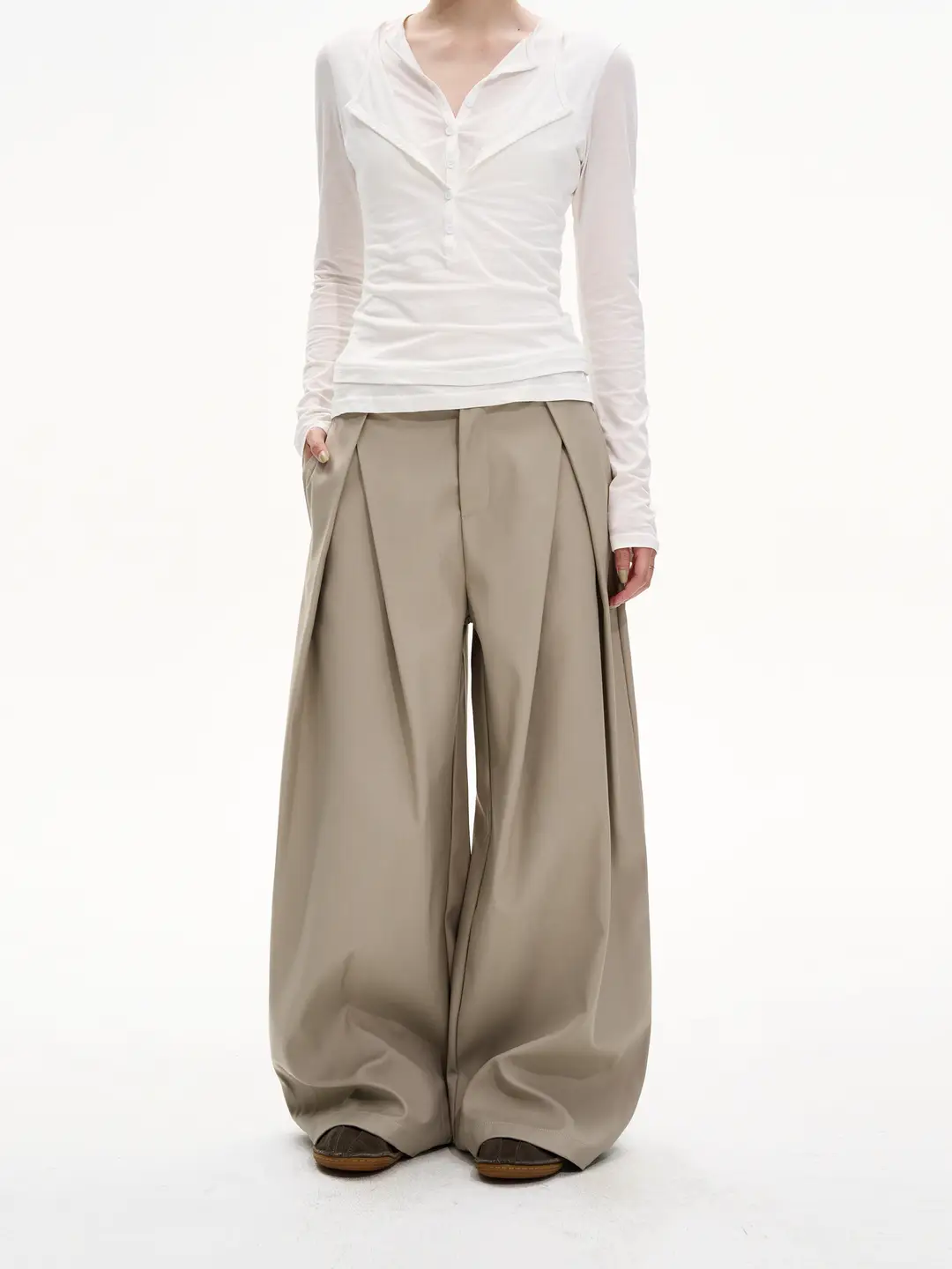 MADWATCH retro minimalist double pleated casual pants for men and women, loose and wide leg cleanfit, high-end western-style pants