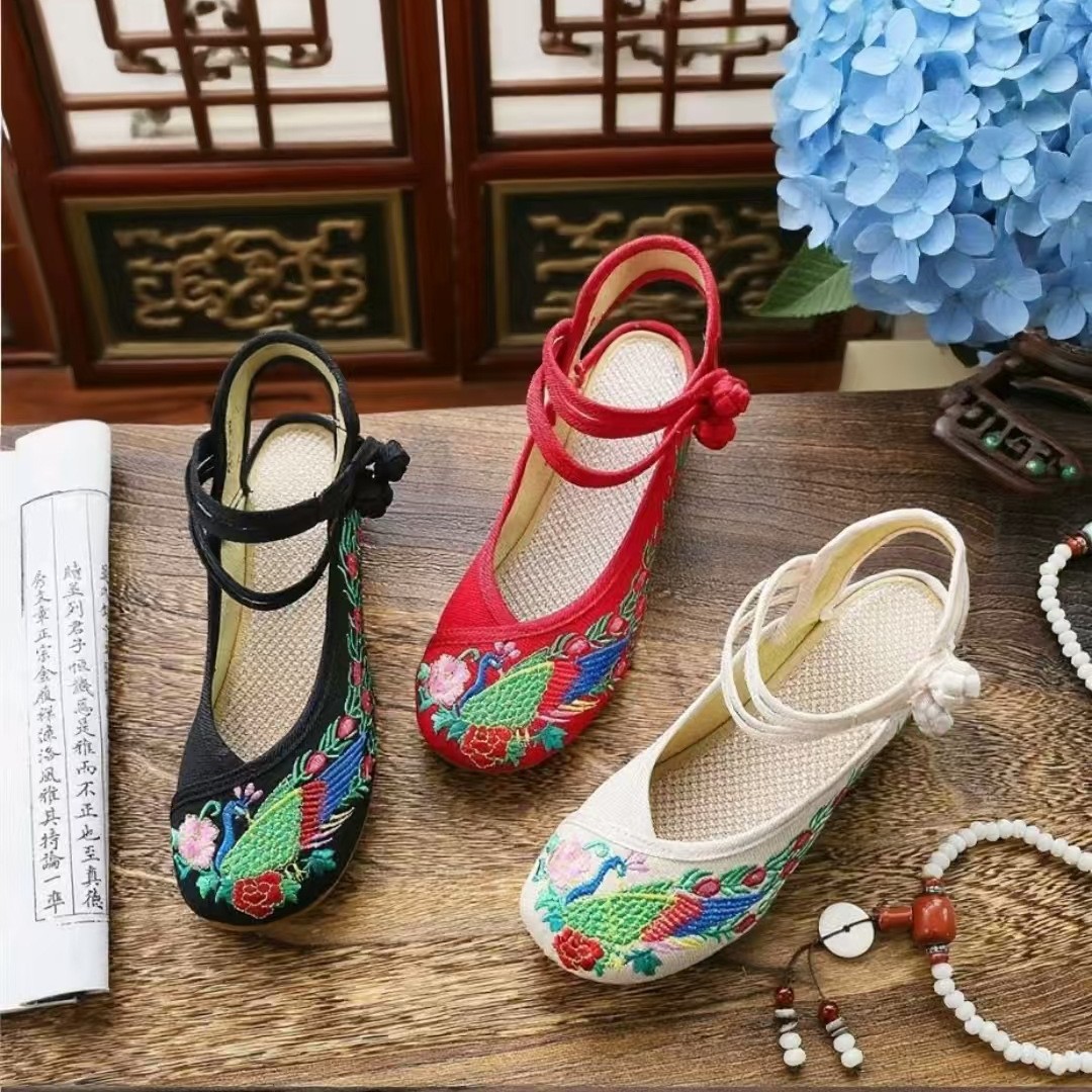 Ethnic Embroidered Cloth Shoes Sandals Women's Vintage Dance Shoes Performance Clothes Collocation Women's Shoes