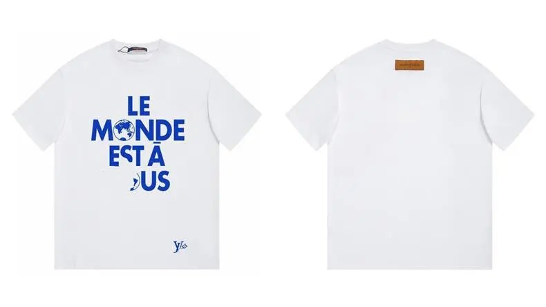yo LE MONDE EST A US T-Shirt