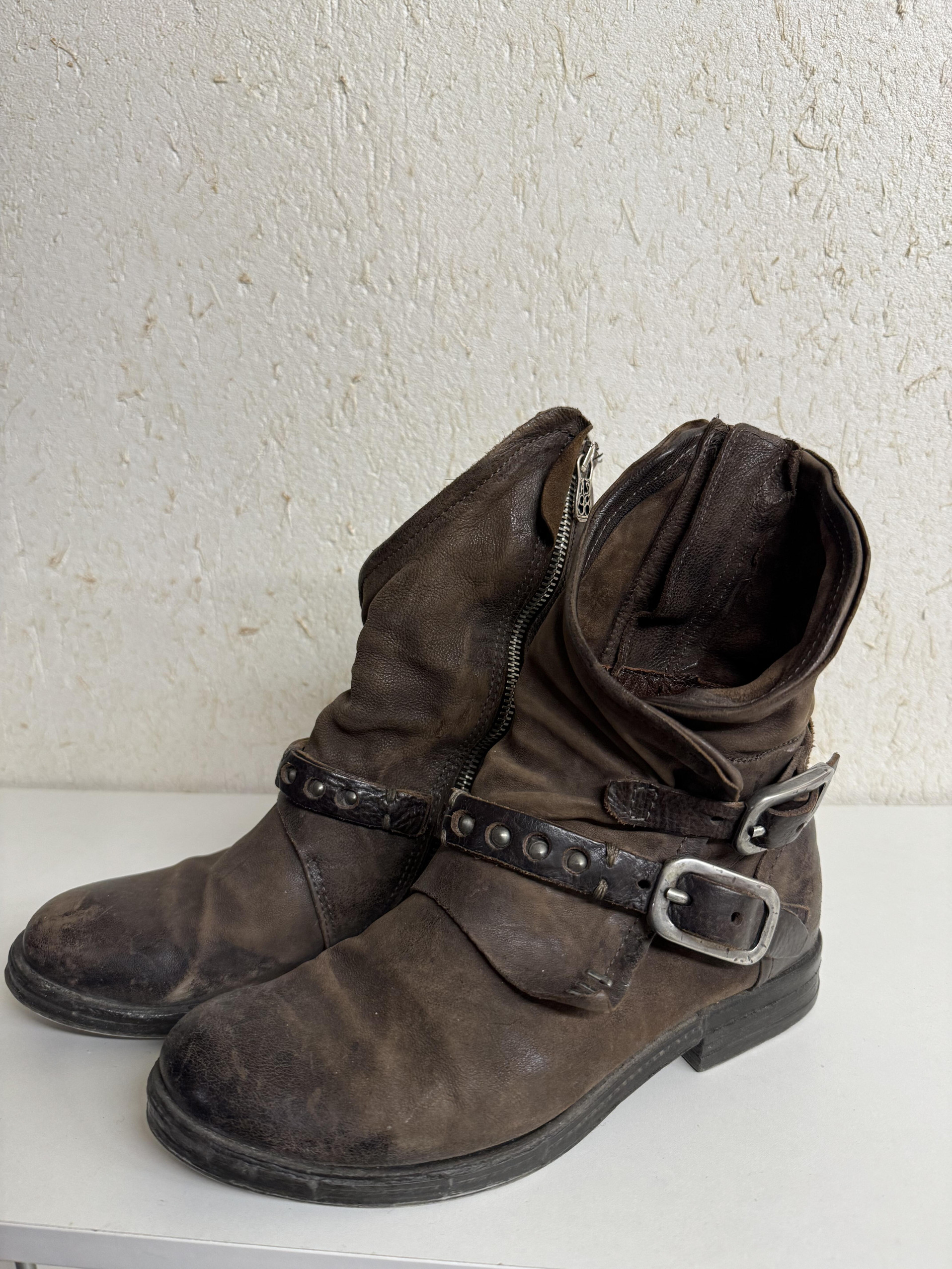 American Retro Western Cowboy Boots for Men and Women, Hand-Rubbed and Distressed Martin Boots, Wrinkled Knight Boots, Vintage Motorcycle Boots Foto QC de TAOBAO na Qualit.ly