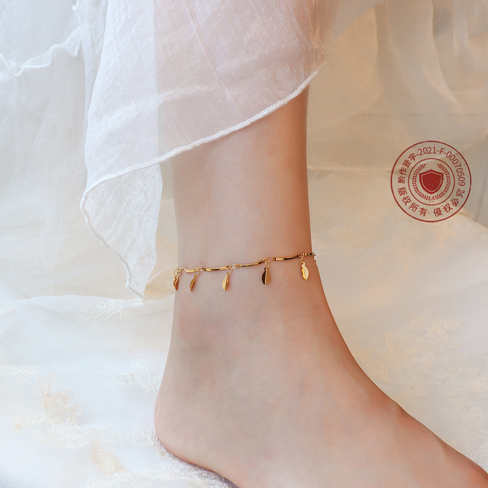 European and American ins Jewelry leg chain Leaf Anklet Titanium Steel 18K Gold Beach Anklet Simple Elegant Anklet