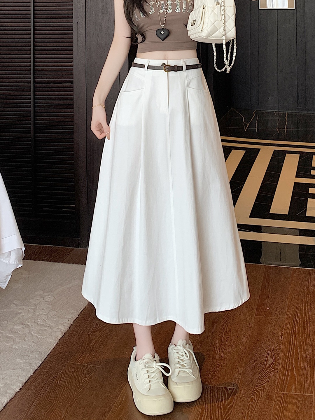 Real Shot of Spring/Summer High-Waisted, Hip-Covering, Slimming Mid-Length Washed Cotton Workwear-Style Flared Pleated Skirt