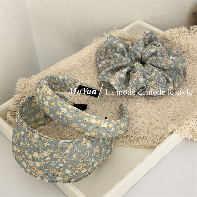 Pastoral Style Floral Wide-Brimmed Headband 2026 New Model High-Top Pressure Headband for Daily Wear and Stylish Hair Accessory
