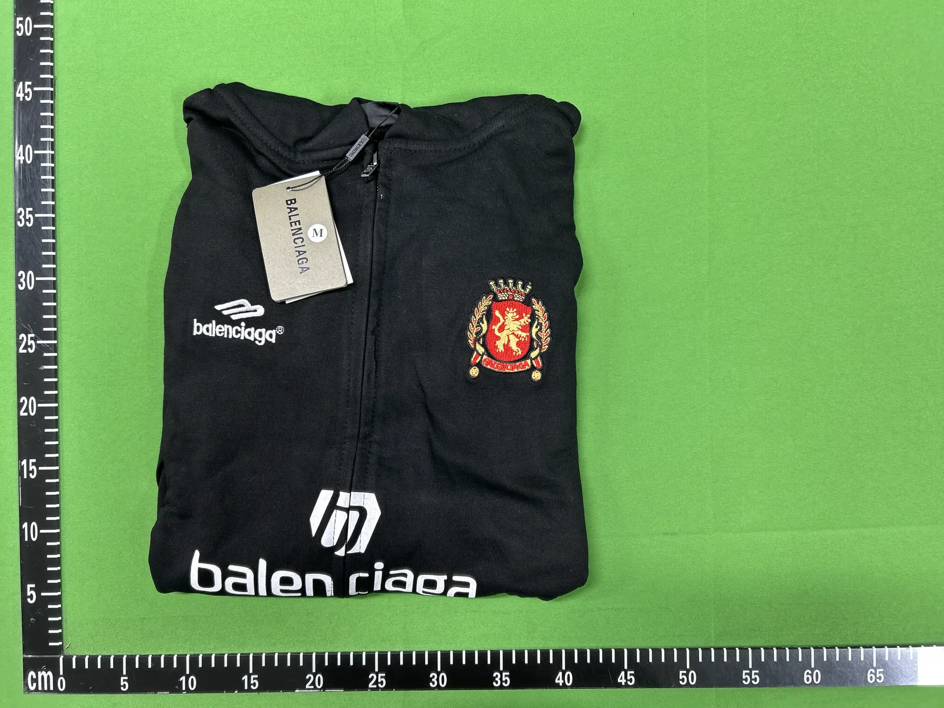 Left Side with Red and Yellow Wheat Ears, Crown on the Right Side, Diagonal Pattern, Black Zip-Up Hoodie 77012926