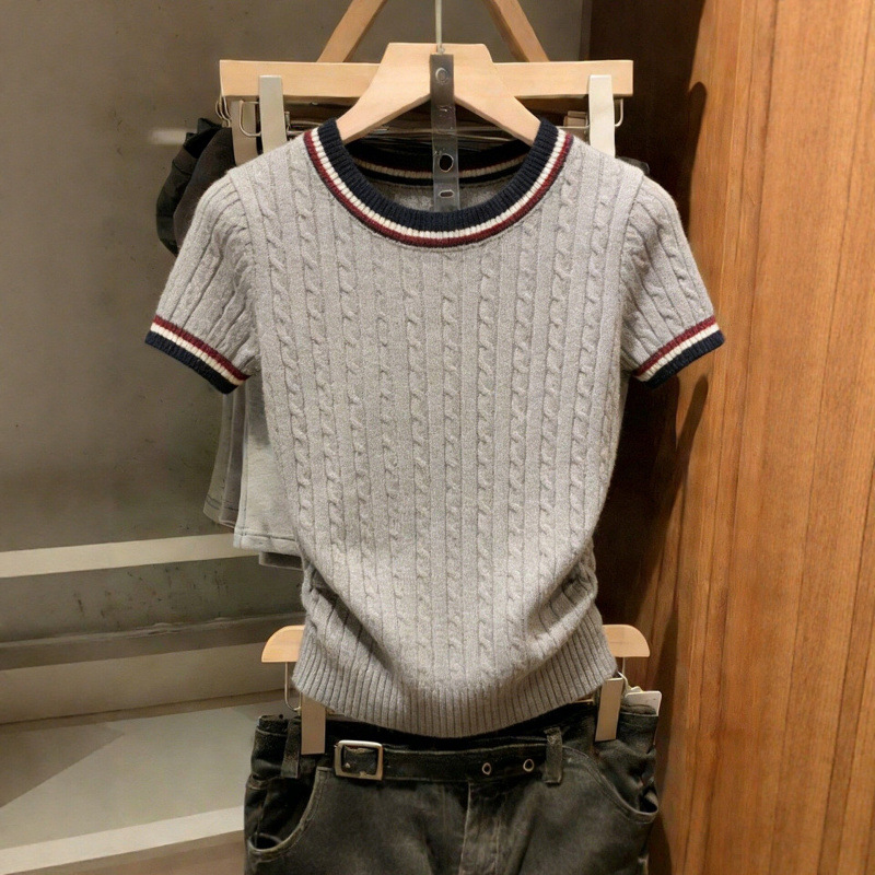 Gray Cable-Knit Round-Neck Short-Sleeved Sweater for Women, Popular This Spring and Summer, Unique and Versatile Top