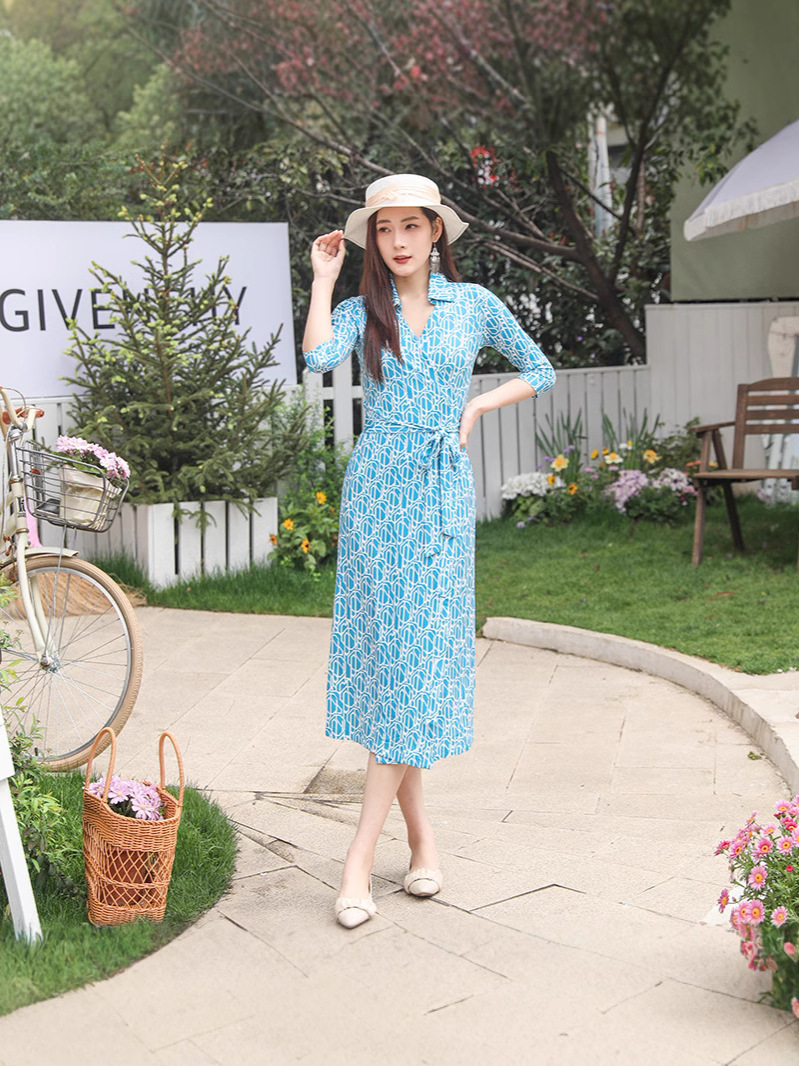 Summer New Style Elegant Dress Blue Geometric Print Lapel Three-Quarter Sleeves Waist-Cinching Tie Hip-Hugging Wrap Dress for Women