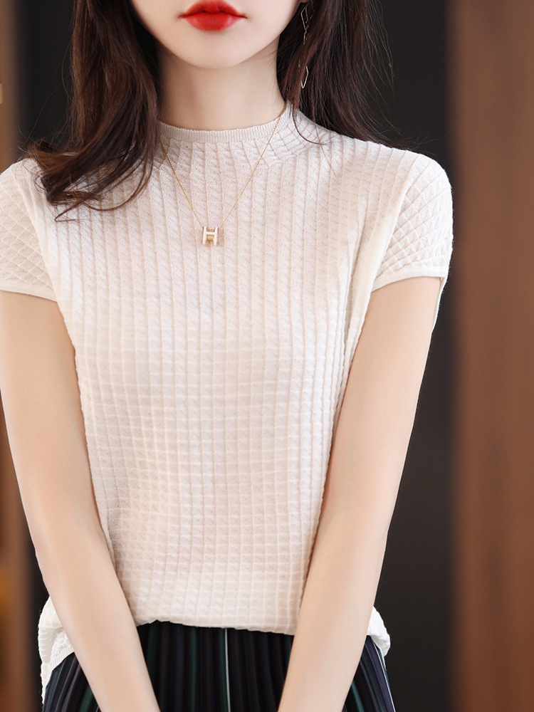 2025 Summer New Style Fine Imitation Wool Knitted Short-Sleeved T-Shirt Women's Half-High Stereo Square Slimming Look Bottoming Shirt Top