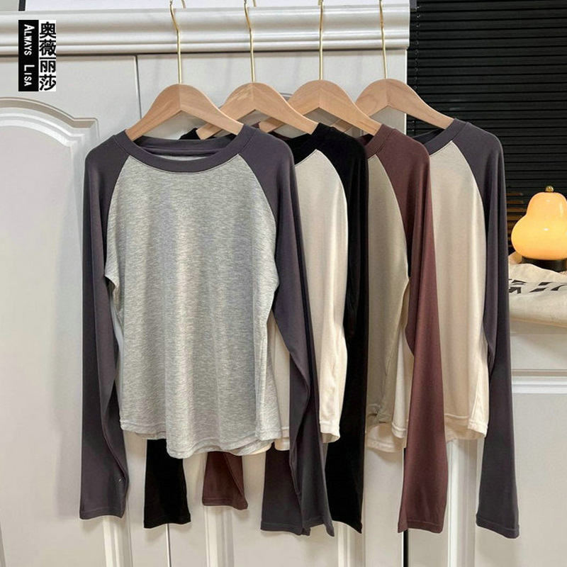 European and American Style 2024 Spring and Autumn Women's Black and White Contrast Color Round Neck Raglan Sleeve Long Sleeve T-shirt Design Sense Loose Top