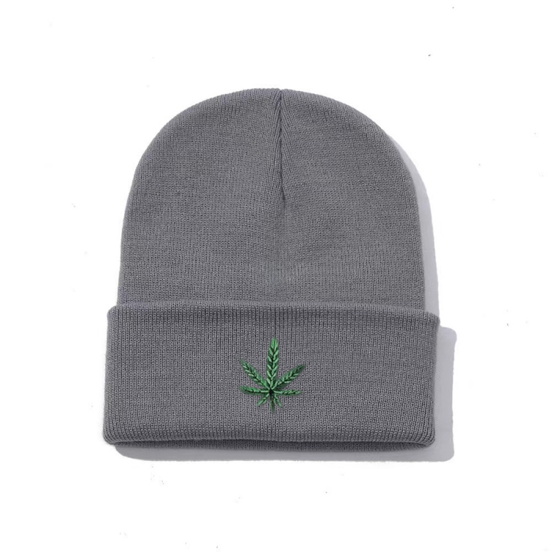 Cross-border green leaves embroidery knitted hat men's and women's autumn and winter fashion cold hat wool pullover cap outdoor warm hat