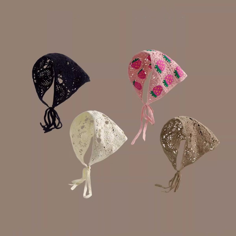 Spring and Autumn Korean Style Fashionable Knitted Crochet Cut Out Triangle Scarf for Women Sweet and Cute Girly Style Flower Headscarf Headband Trendy