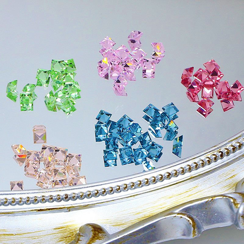 Dongzhou 4mm Transparent Bottom Square Diamond Flash K9 Crystal Mini Pointed Bottom Diamond Handmade Nail Art Jewelry Accessories Wholesale