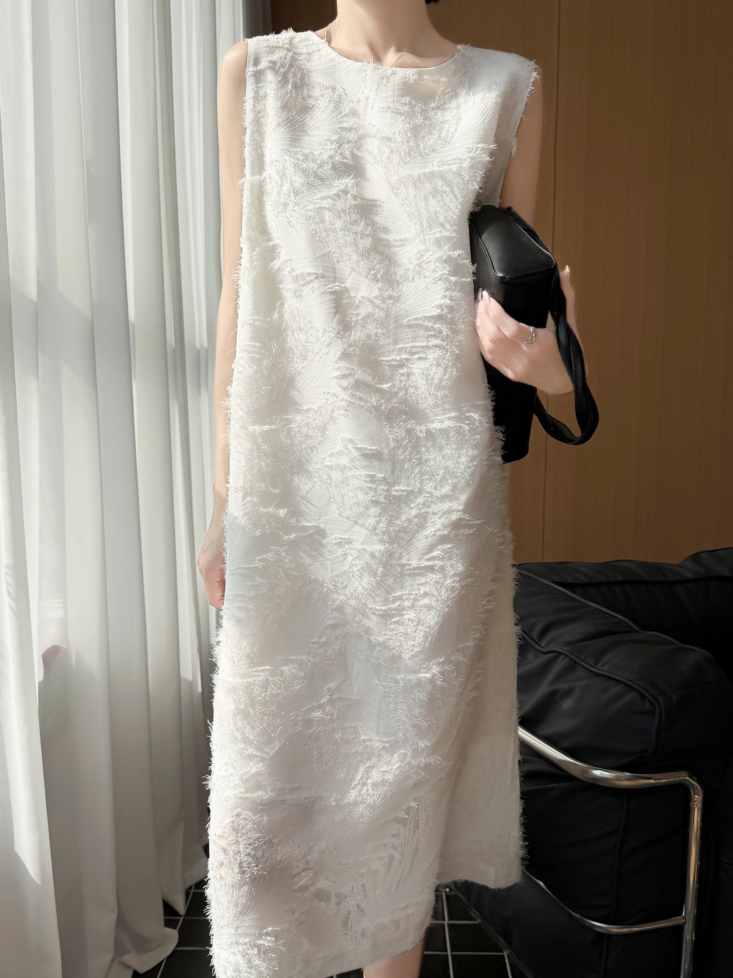 French-Style Light Luxury Tassel Cut-Out Dress for Women, V-Neck, Sleeveless, Mid-Length, Slimming, Elegant, White H-Shaped Straight Long Dress