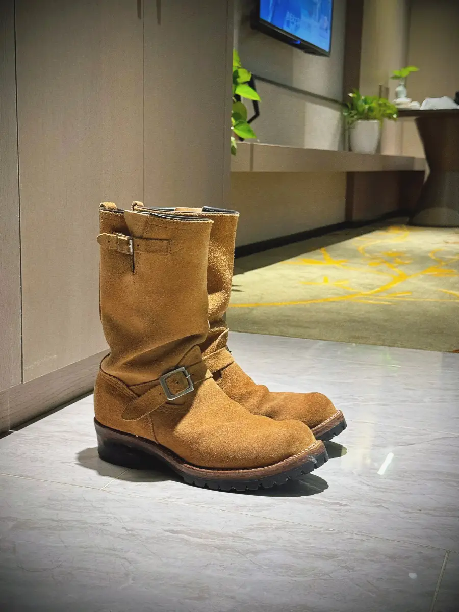Suede Engineer Boots for Men, Motorcycle Riding Short Boots with Thick Heels, Height-Increasing Motorcycle Boots, Belt Buckle Genuine Leather Work Boots