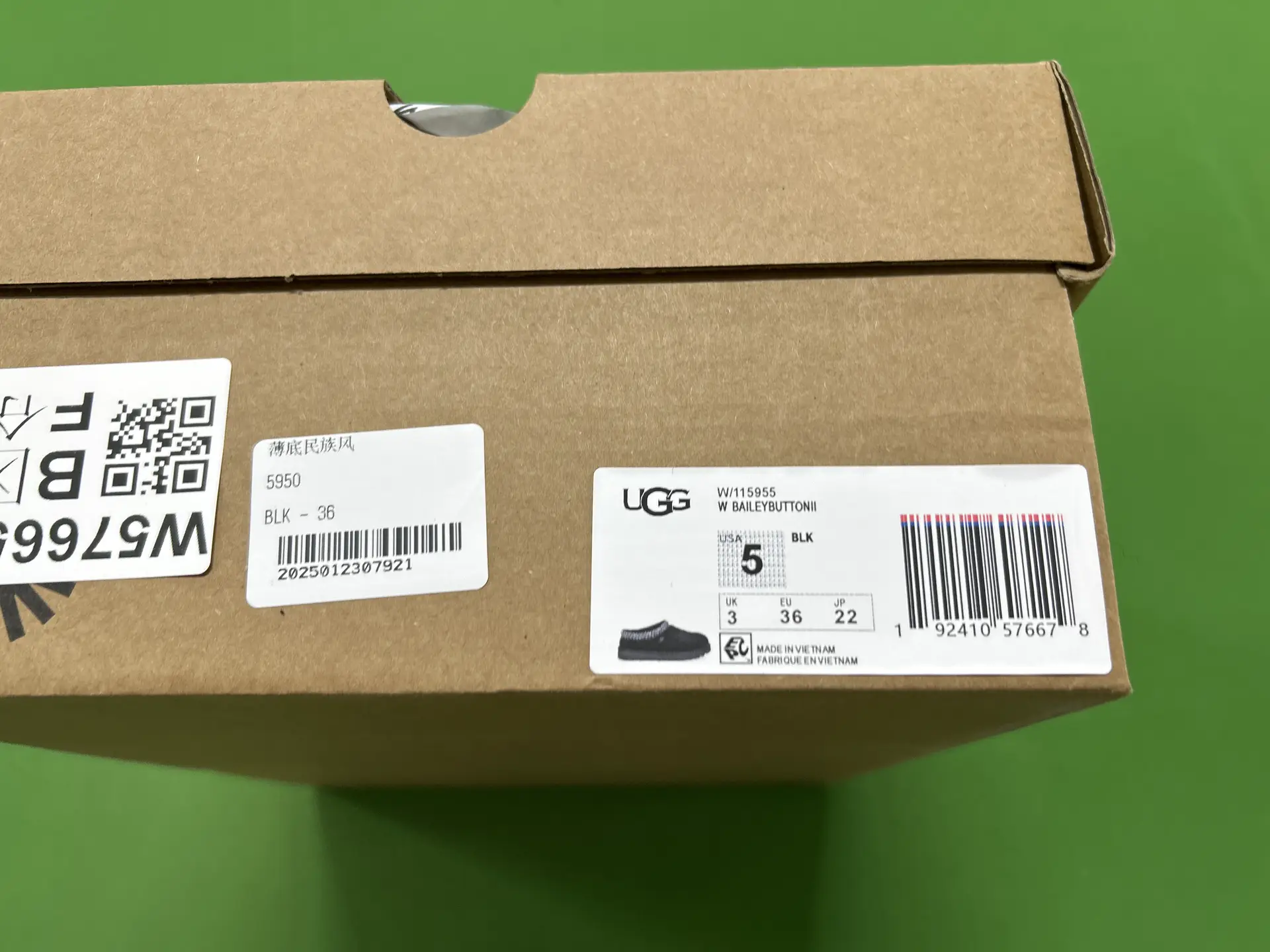 UGG W Bailey Button II Black