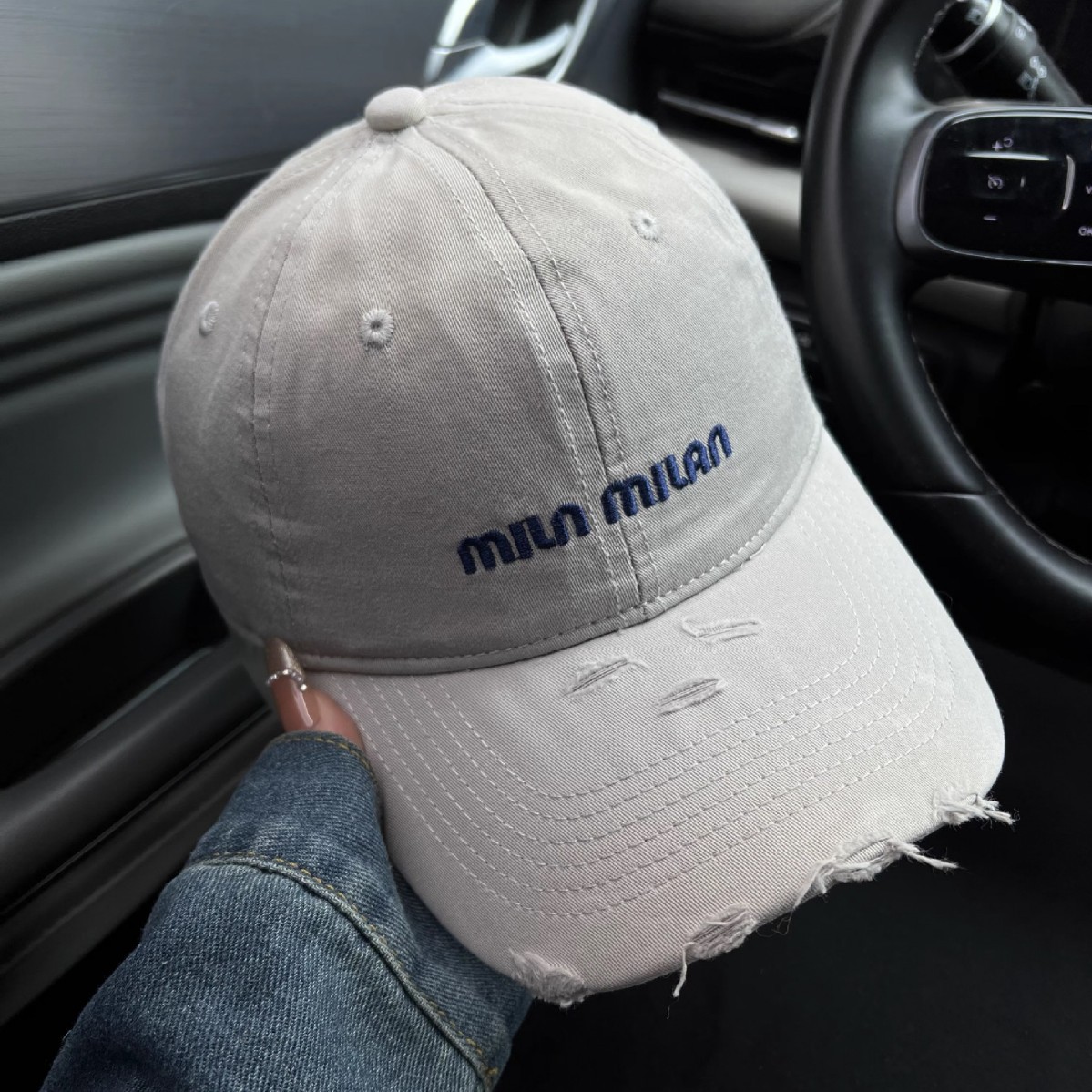 High-End Gray Lettered Baseball Cap for Women, Vintage Distressed Style, Large Head Circumference, Face-Slimming Effect, Wide Brim, Soft Top Hat