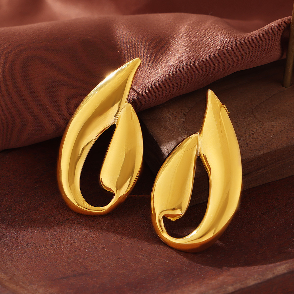 Cross-border heavy industry exaggerated special-shaped smooth irregular earrings unique design titanium steel plated 18k gold cold wind jewelry