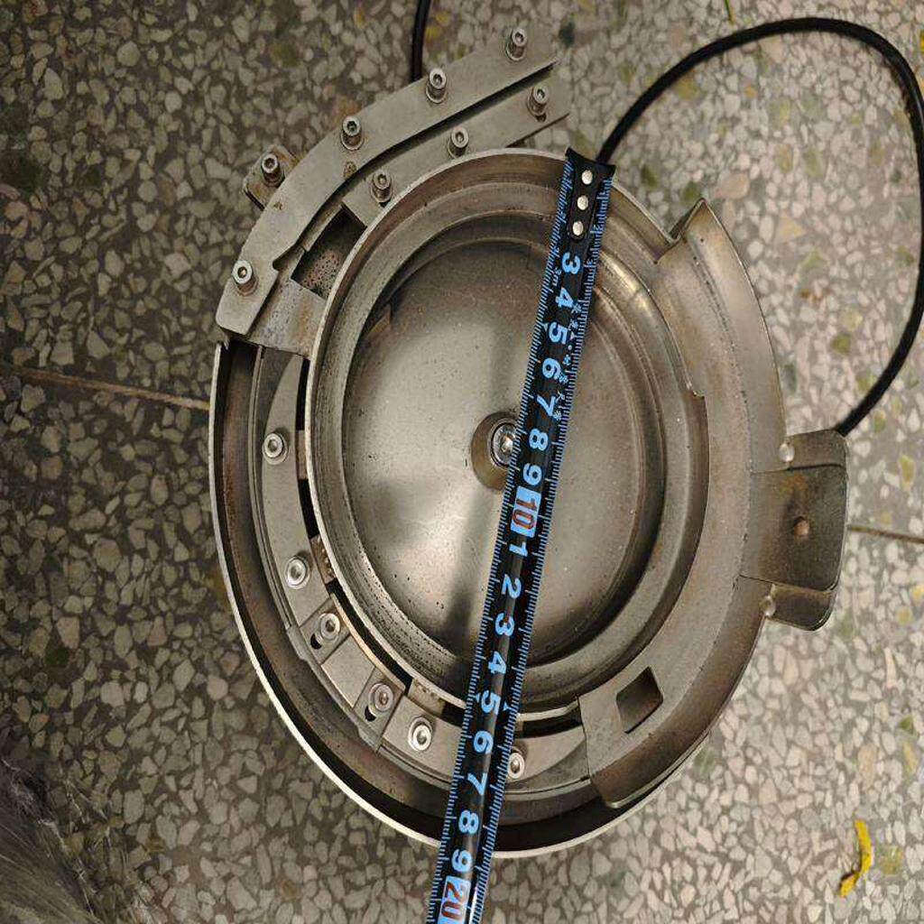 Negotiable Price for a Set of Vibrating Plates with Controller, Highly Functional, Adjustable for Testing Screws and Locking Mechanisms