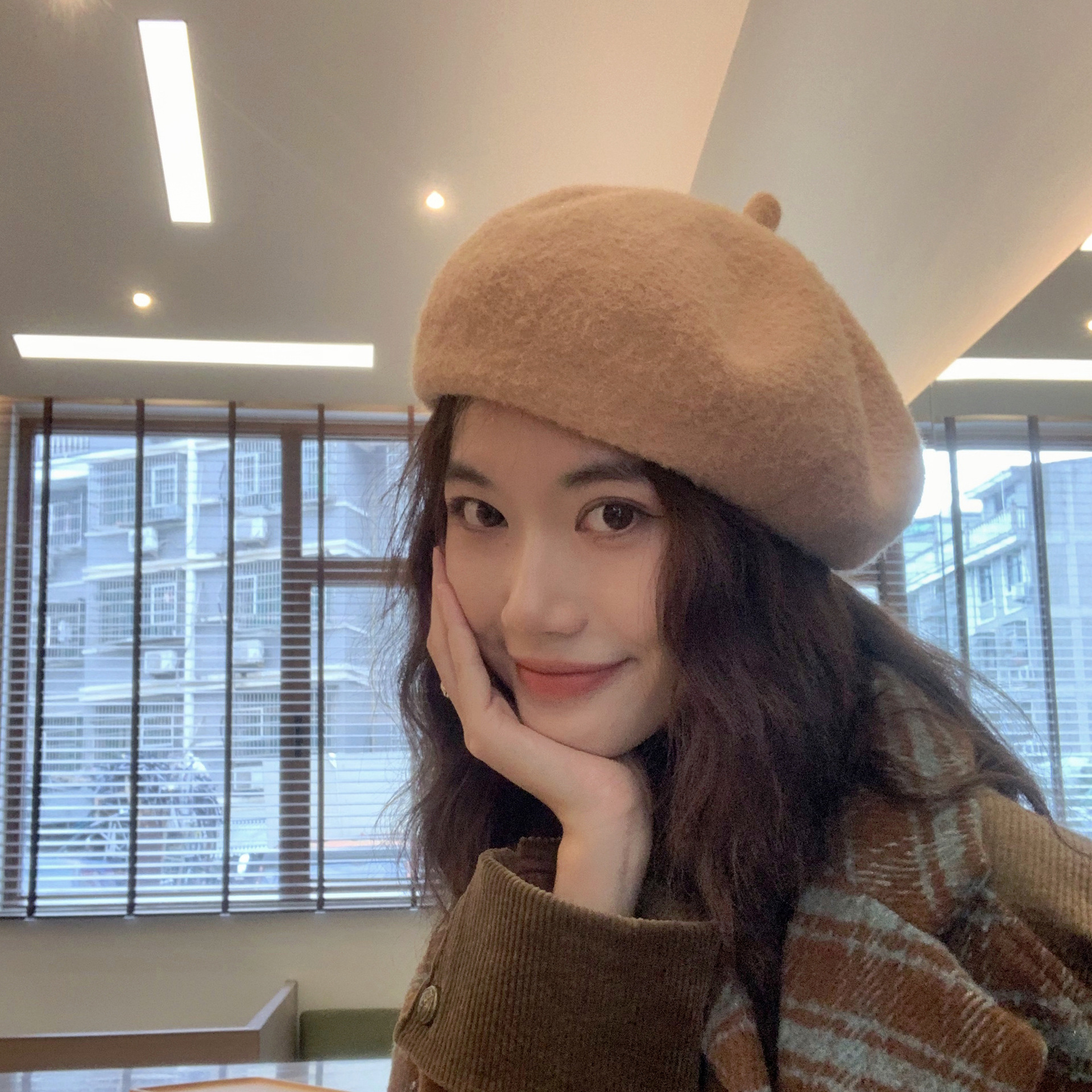 2025 New Autumn and Winter Beret Women's Trendy Retro Face-Showing Little Painter Hat Korean Style Large Head Circumference Woolen Hat