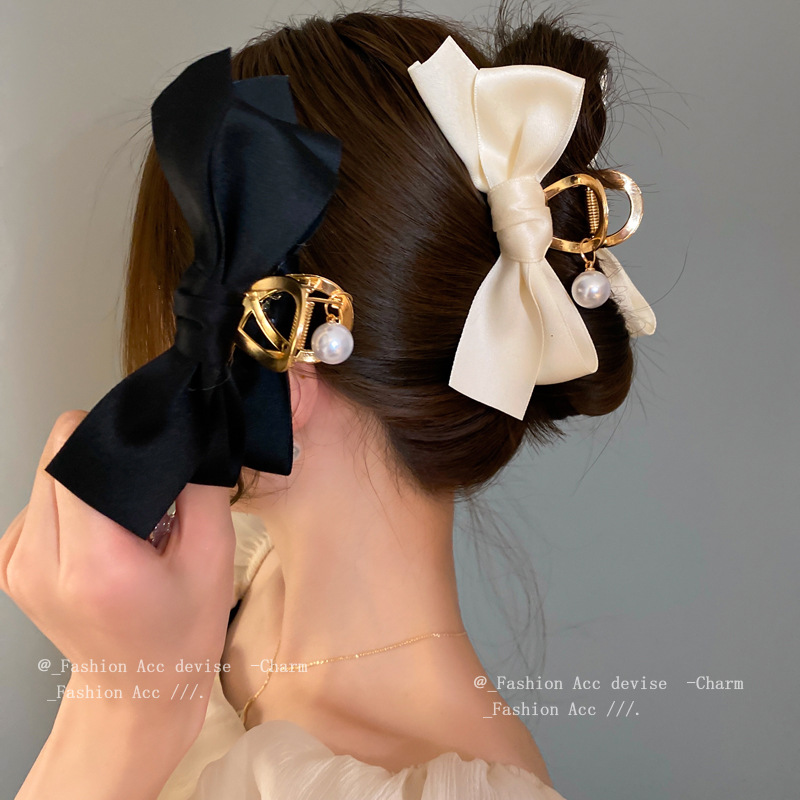 Pearl Bow Grab Clip Back Head Hair Clip South Korea Simple Shark Clip Hair Clip Elegant Hair Accessories Women Wholesale