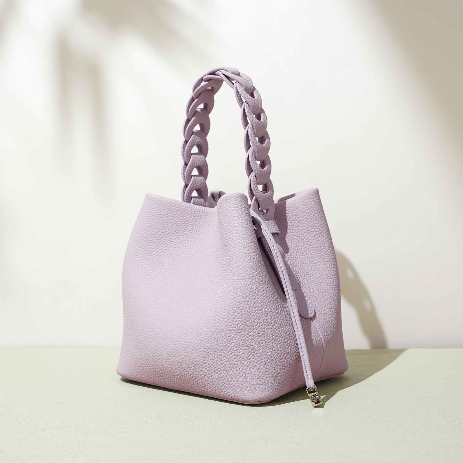New Style Top-Grain Leather Bucket Bag 2026 Spring Collection, Textured Genuine Leather Crossbody Bag, Versatile for Commuting, Elegant Shoulder and Handbag