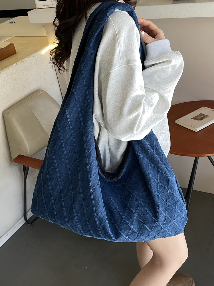 Large Capacity Bag Women's 2024 New Fashion Denim Shoulder Underarm Bag Work Commuter Portable Bucket Bag