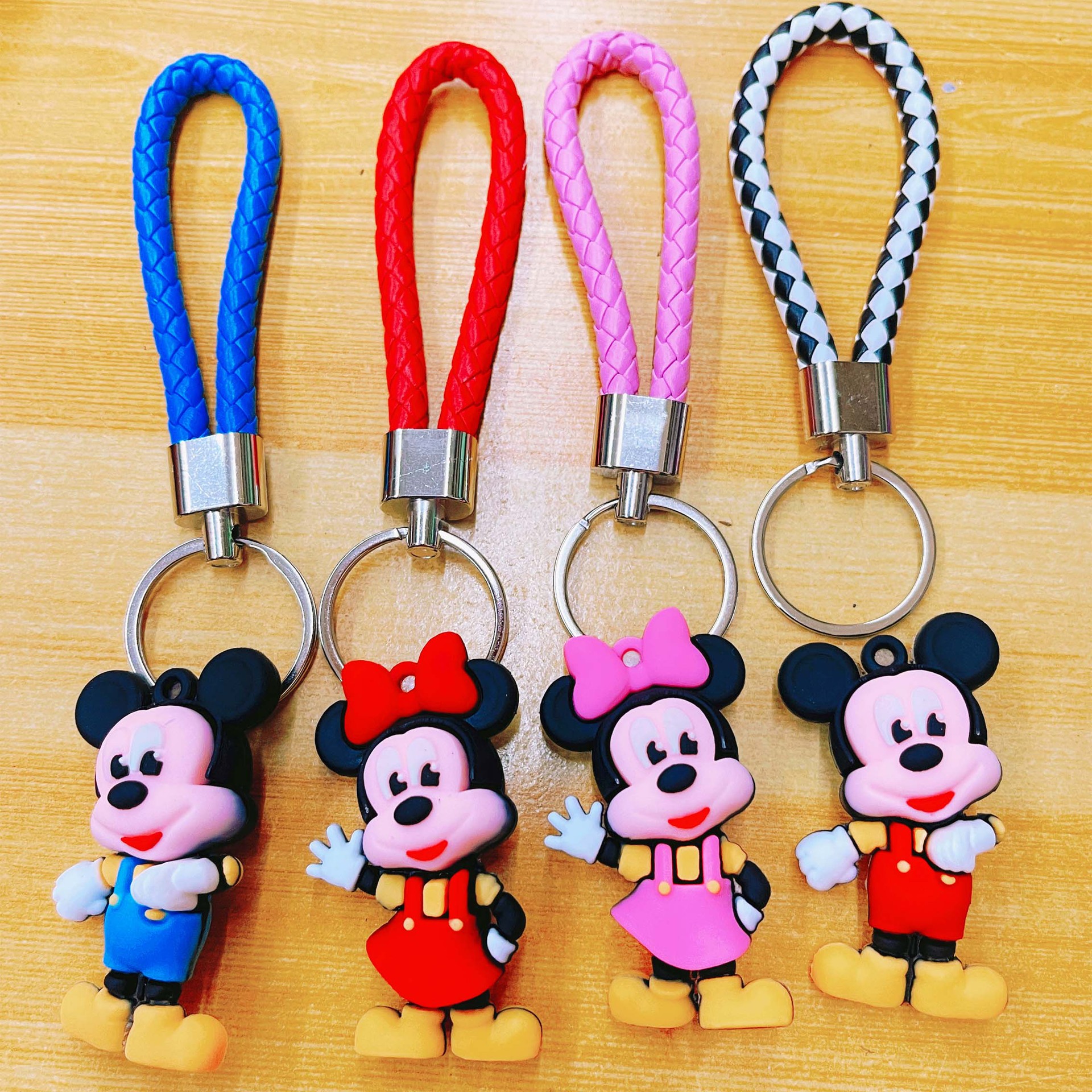 Woven rope cartoon Mickey key chain couple car key chain pendant night market stall small gift supply wholesale