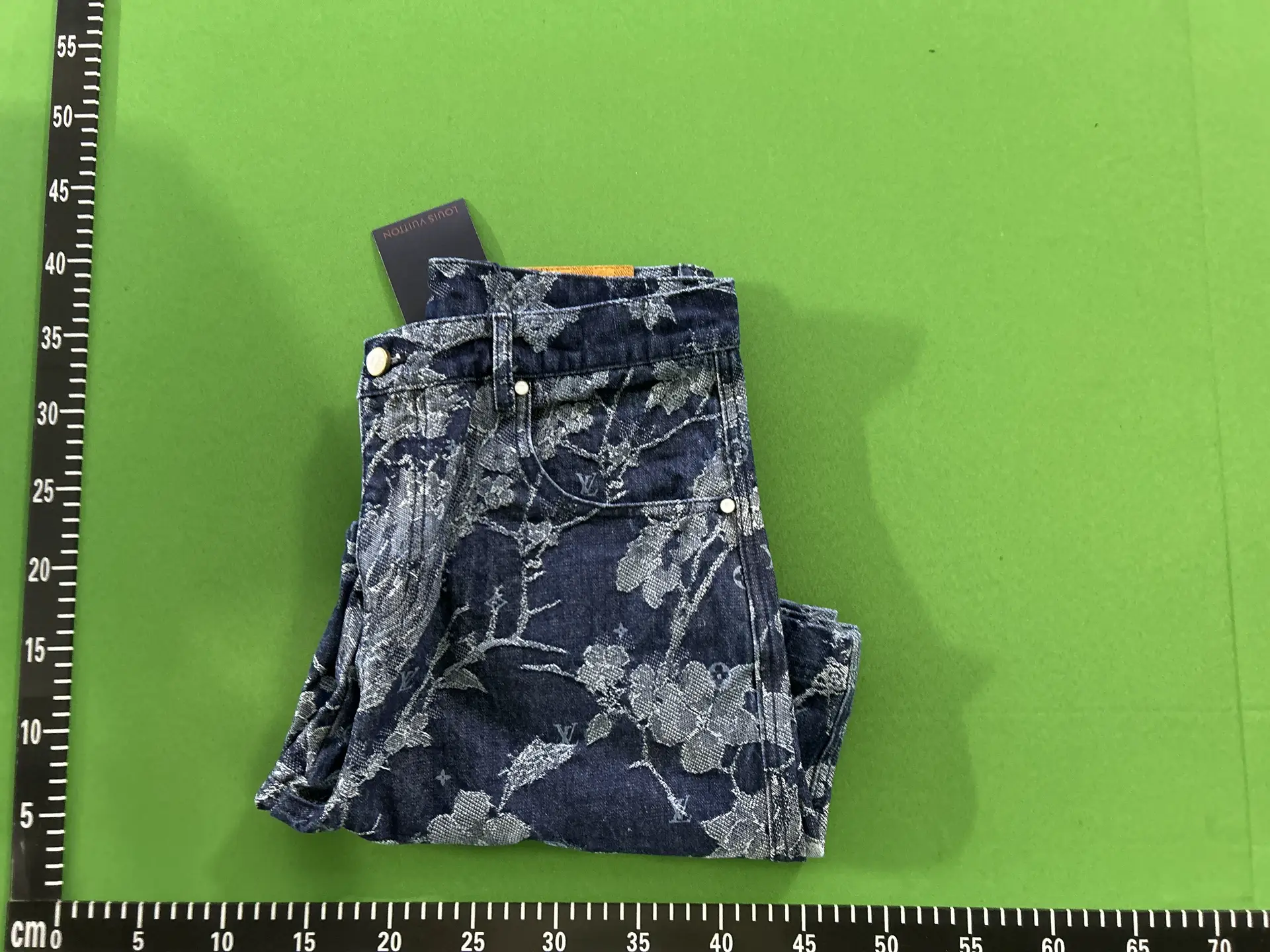 Jacquard denim five-quarter length pants