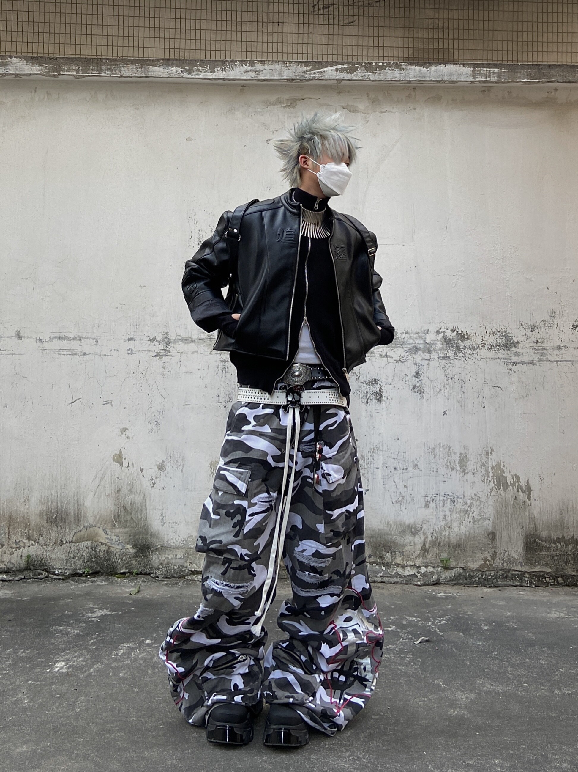 *Rye Chasin Knife-Cut Distressed Washed Vintage Snow Black and White Camouflage Pants Parody Bootleg Cargo