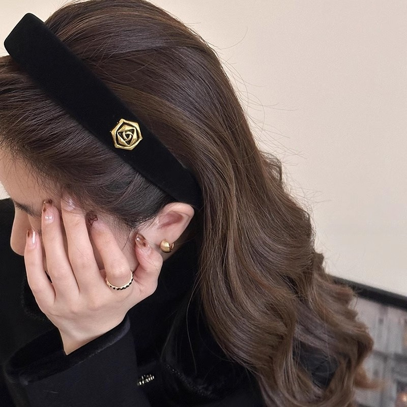 Flower Sponge Velvet Red Hair Band Women's 2024 New Autumn and Winter High Cranial Top Hair Clips Headwear High-grade Sense Headband