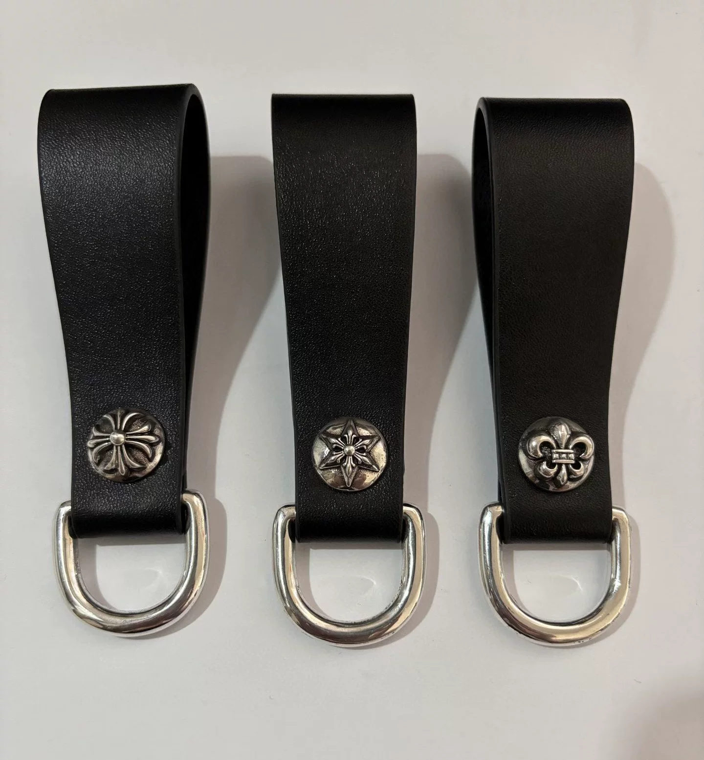 Belt leather keychain, cross flower cross flower boat anchor accessory, waist chain hanging accessory, retro trend keychain