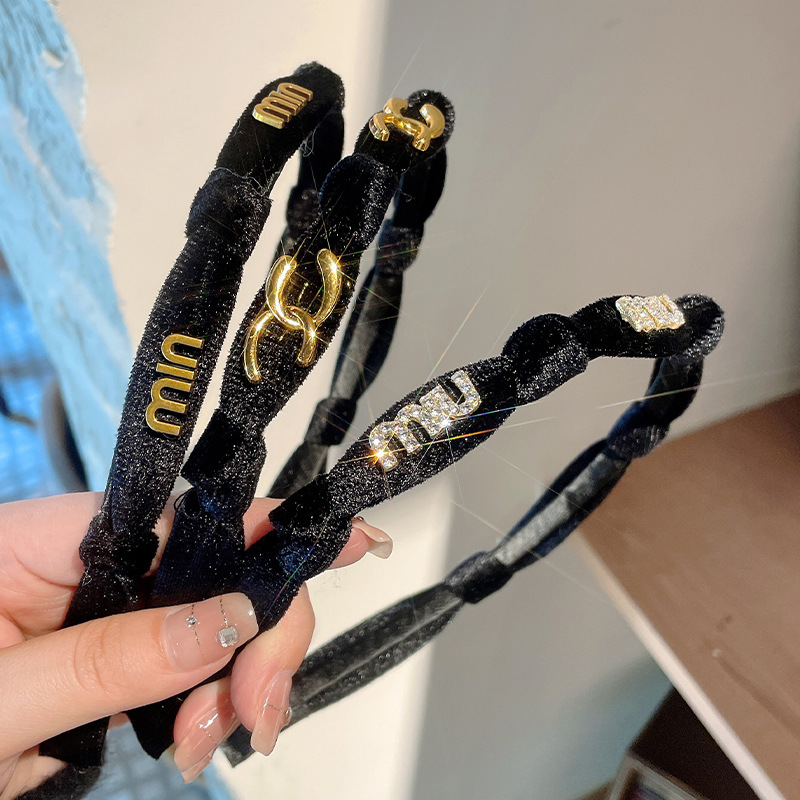South Korea new high-grade velvet letter rhinestone headband female autumn and winter fashion temperament headband out headdress wholesale