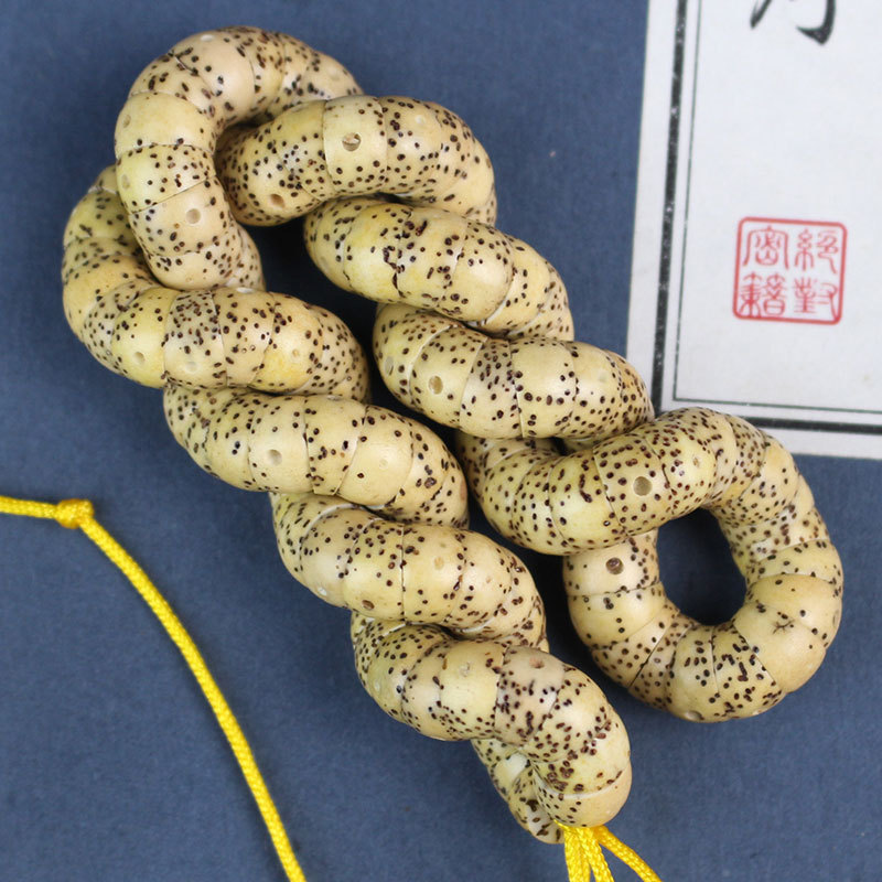 Factory wholesale pig large intestine Bodhi 108 beads star Moon Bodhi son Wen play student plate play chicken yellow old material