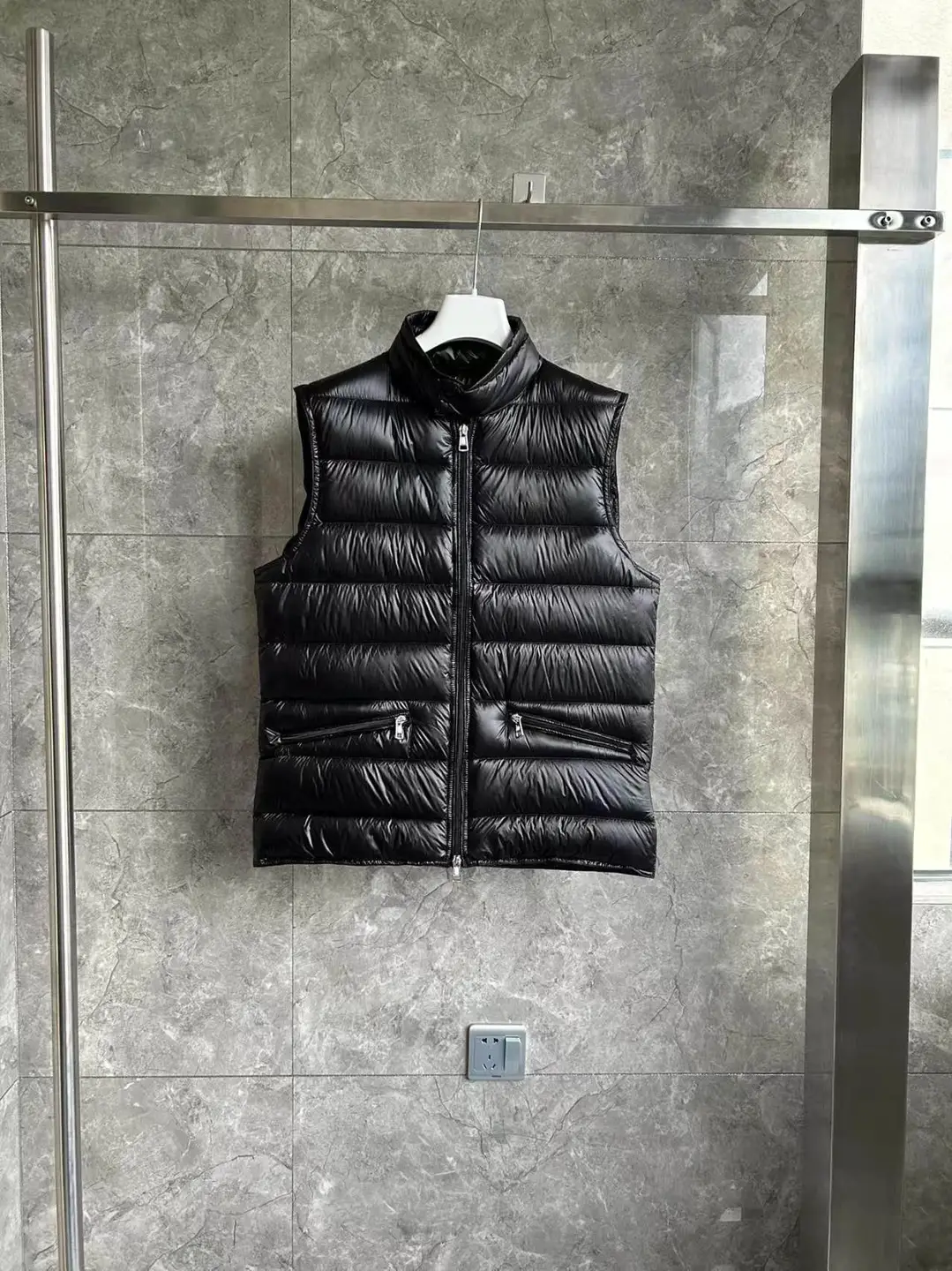 Mo**ler Vest